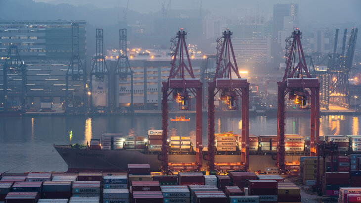 China-docks-loading.jpg